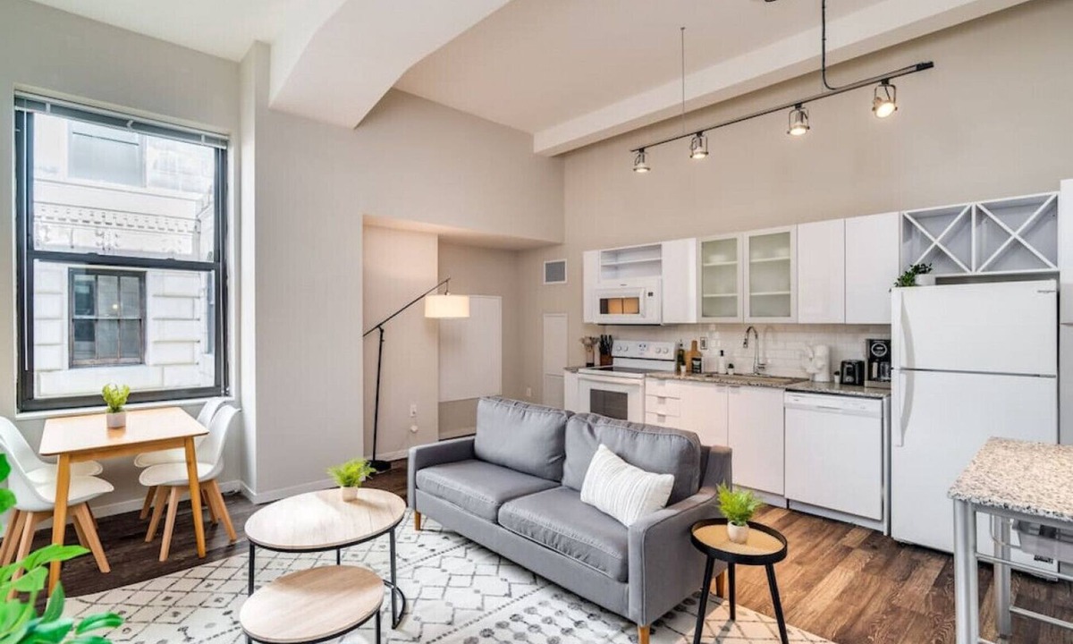 Downtown Cincinnati Apartment | 1Bedroom in CBD w/Pool & Gym Near Over-the-Rhine