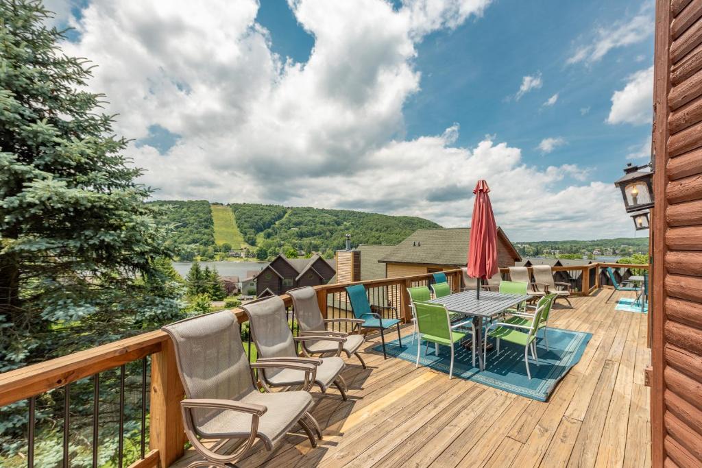 McHenry House | Avalon