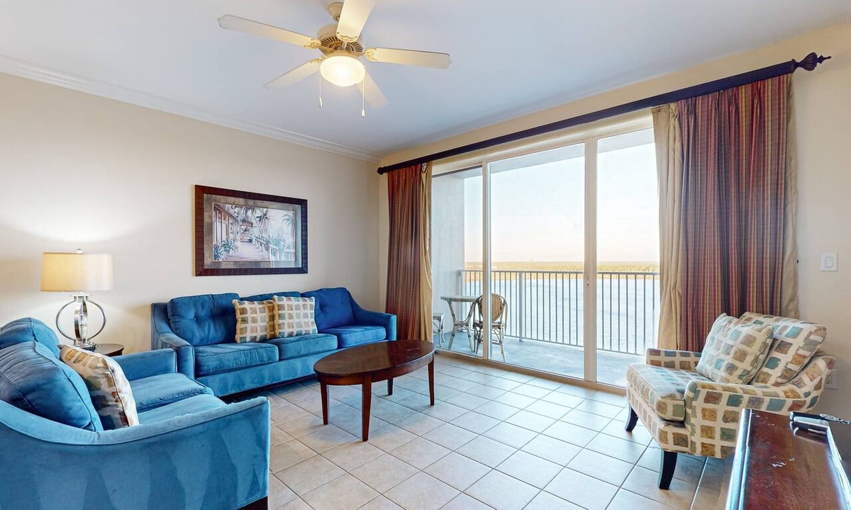 Florida Central Atlantic Coast Condo | Charming lakefront condo with balcony, lake view, AC, Internet, pool & hot tub