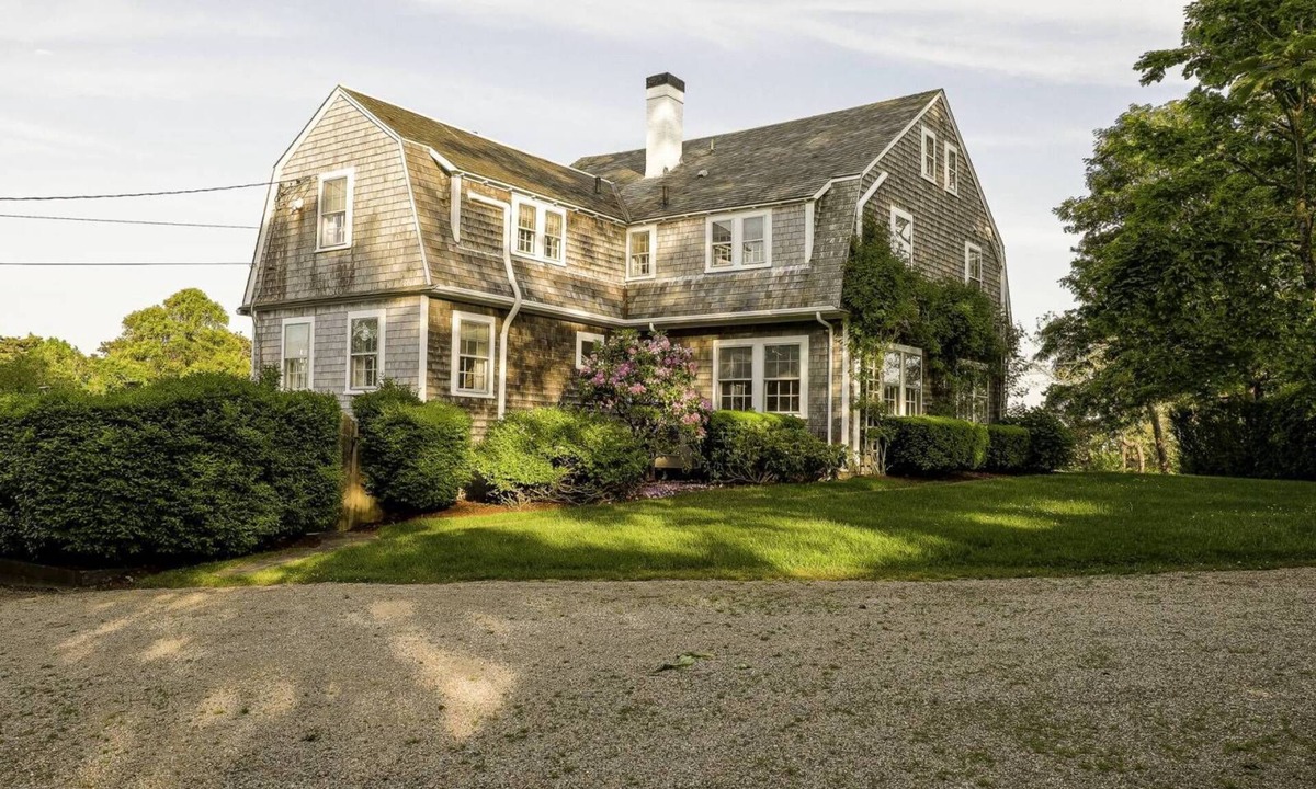 Chatham House | Classic Waterfront Chatham Estate