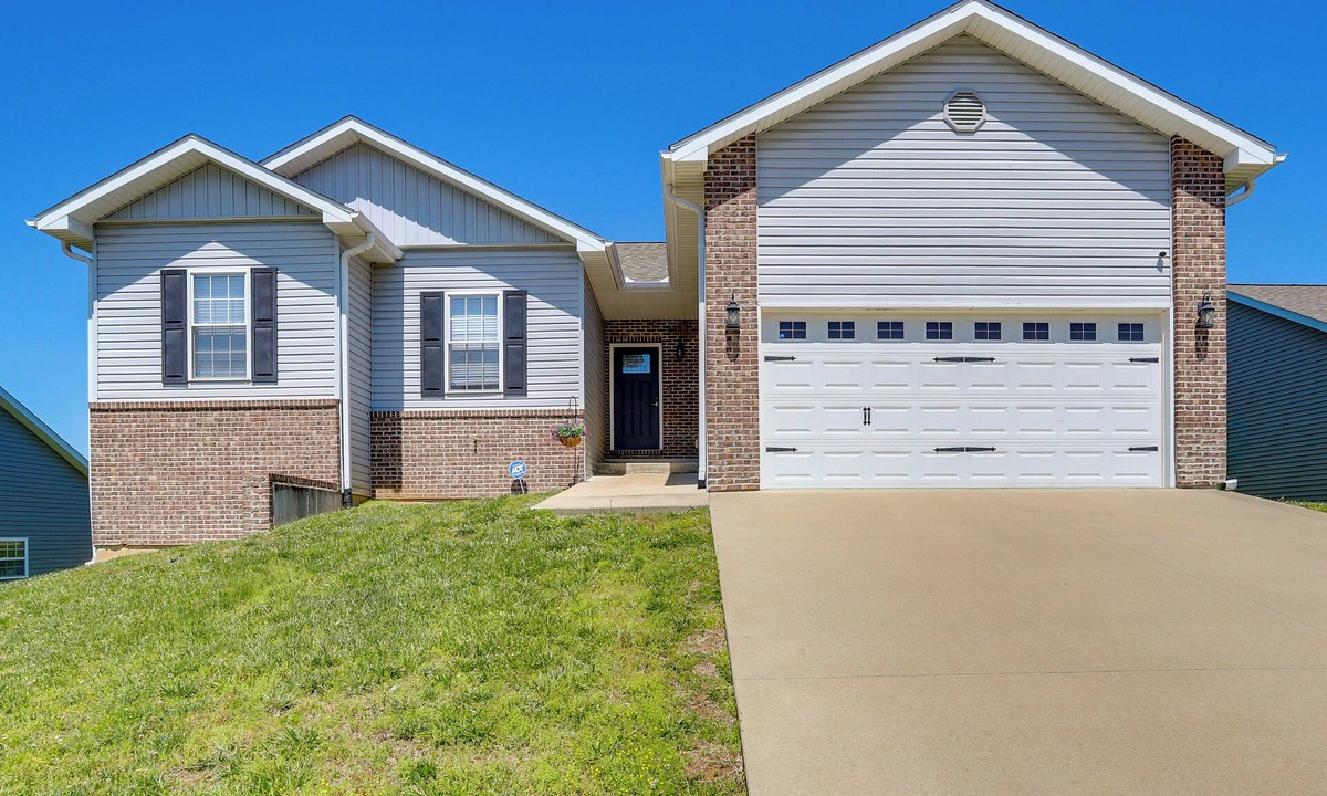 Cape Girardeau House | Deck & Large Yard! Family Haven in Cape Girardeau