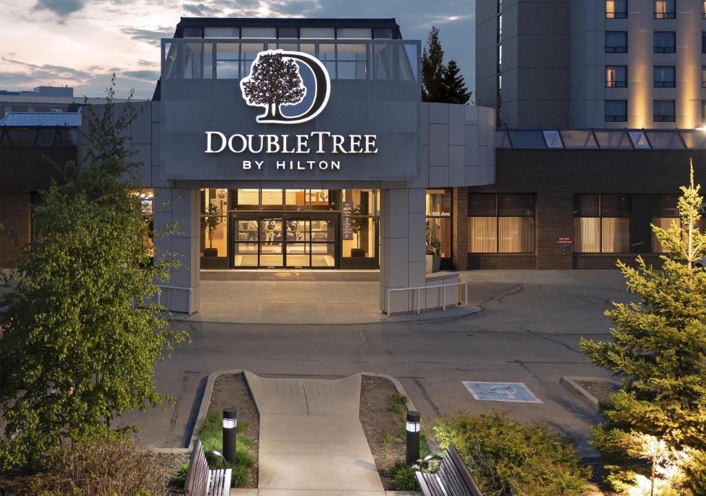 Jasper Place Hotel | DoubleTree by Hilton West Edmonton