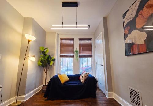 Downtown Baltimore Apartment | Entire 1BD APT Downtown -Free Parking -Pet Allowed -Netflix TV