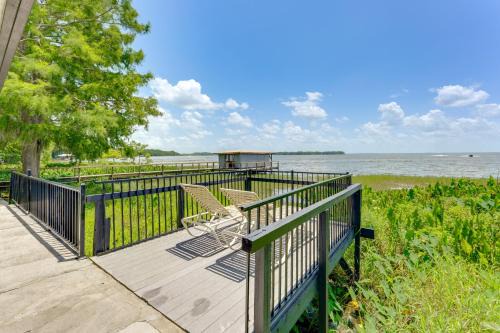 Tavares House | Family Home w/Stunning Water Views in Tavares!