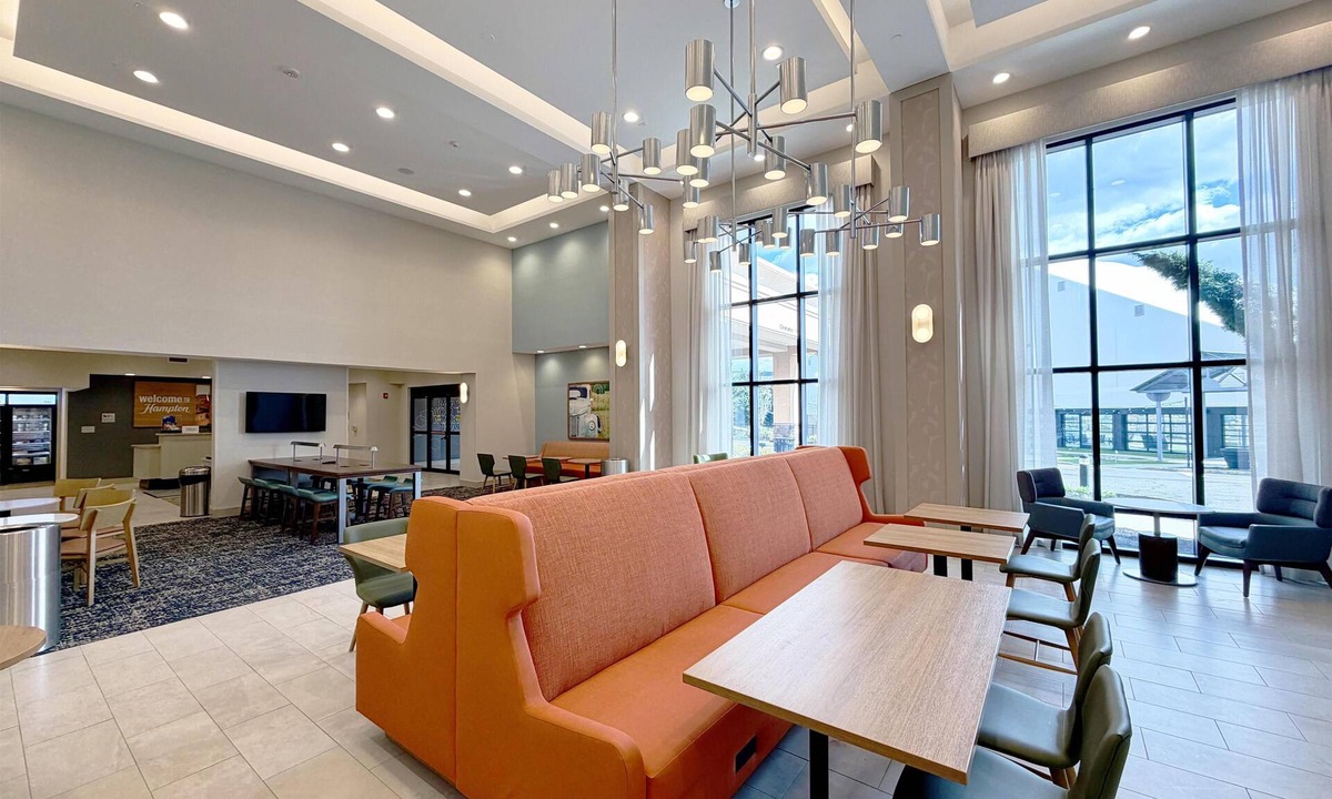 Robbinsville Hotel | Hampton Inn & Suites Robbinsville