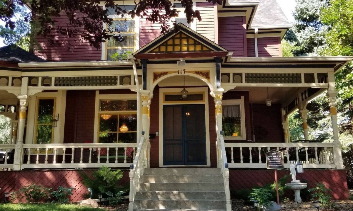 Sioux Falls Bed & Breakfast | Historic Victorian Inn South Loft