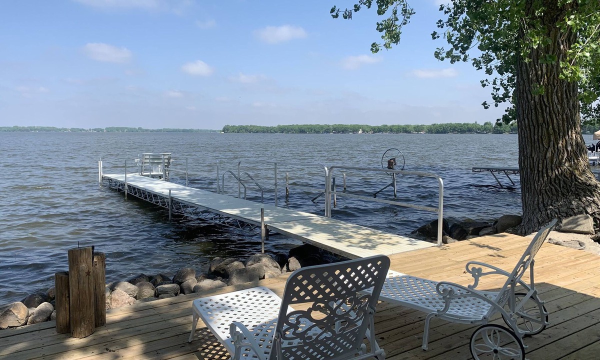 The Lakes Cabin | Lake Shetek waterfront cabin located near Currie MN and Laure Ingalls Wilder Pgt