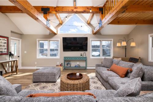 Saratoga Springs House | Lakefront Luxury at Stony Pointe