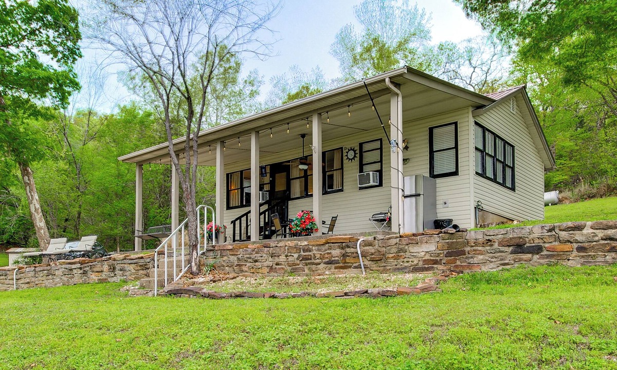 Roach House | Lakefront Ozarks Home w/Private Dock & Patio!