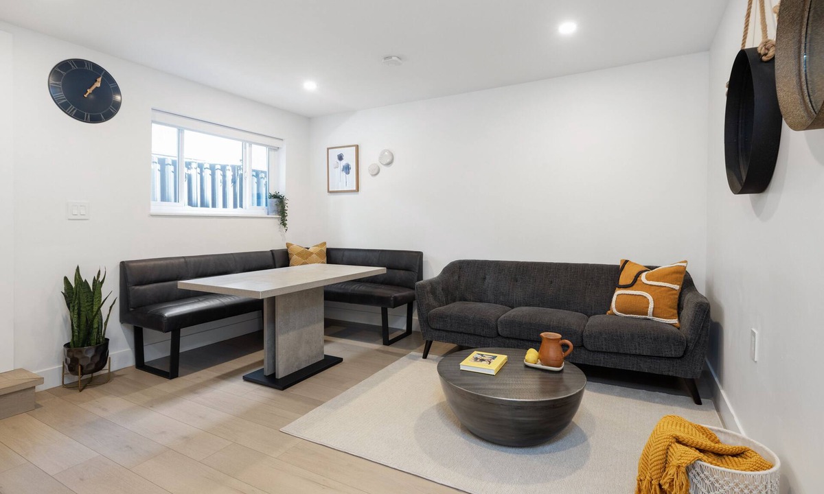 Burnaby House | Modern, Bright, Clean 2 Bedroom Suite - Great Location!