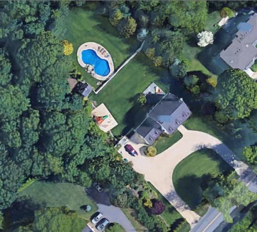 Laurel House | North Fork Oasis: Heated Pool, Hot tub, Steps to the beach!