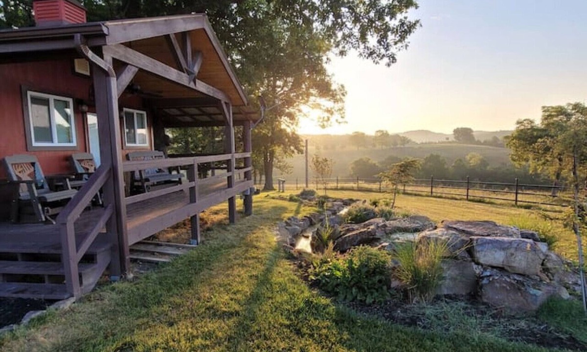 Walnut Shade Cabin | Peaceful Cabin-Breathtaking Views near Branson, MO