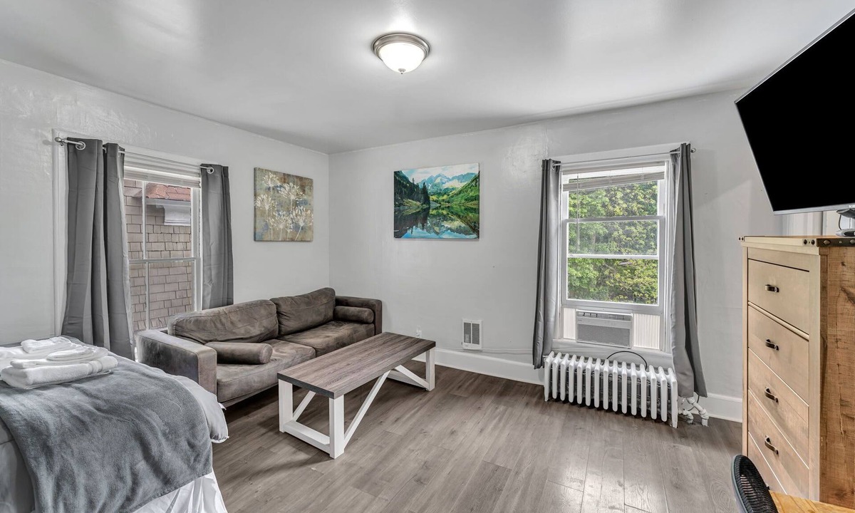 Oneonta Apartment | Pitcher's Paradise Apt 2 - All Star Baseball Rentals