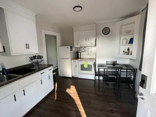 Middletown Apartment | Private Apt In Middletown-wesleyan