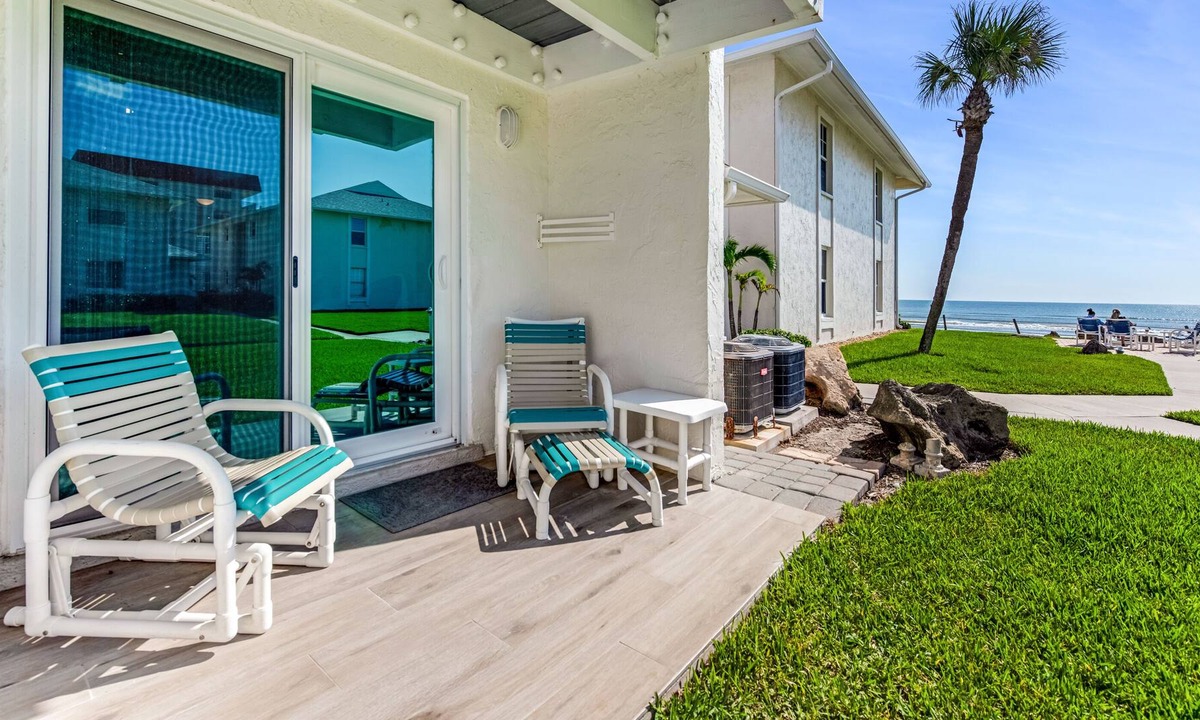 Sea Dunes Condo | Romantic Beachfront Condo - 10 mins from Flagler Ave