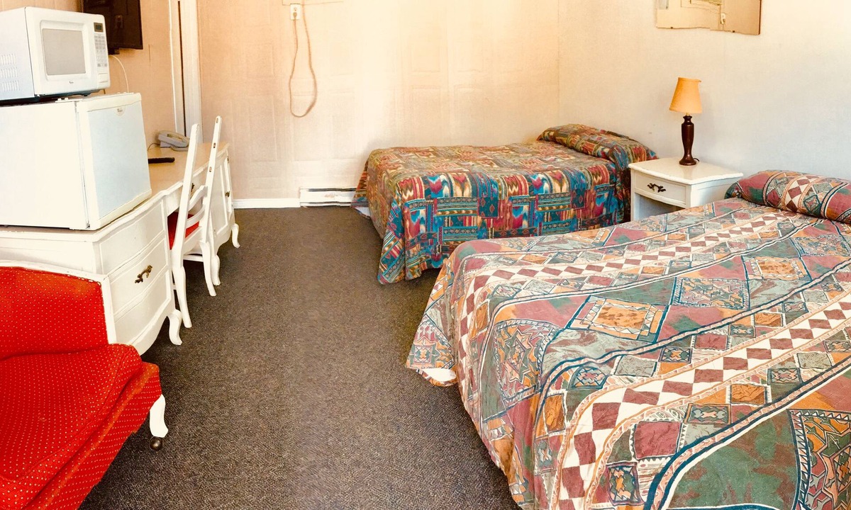 Ashern Hotel | Sharptail Motor