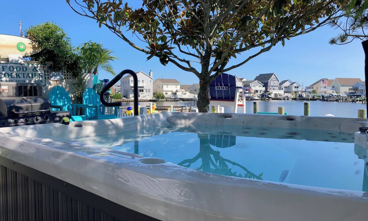 Seaside Heights Villa | Shorely Perfect Waterfront Upscale 2nd FL 2/3BR 2.5bth Jacuzzi Dock Kayaks +