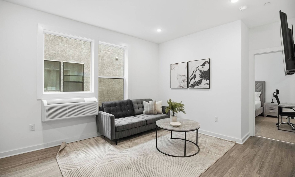 Fairmount Apartment | Simple, modern 1BR in Fairmount Square