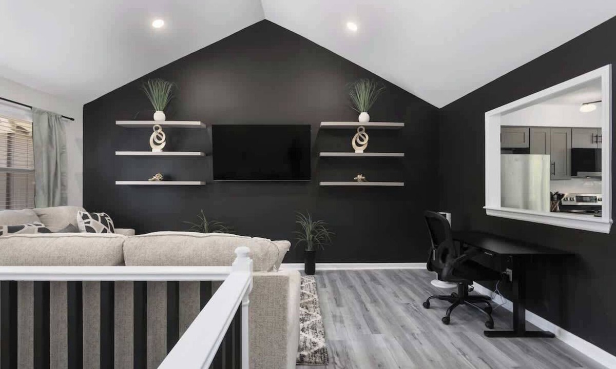 Grandview House | South KC upscale Corporate Rental
