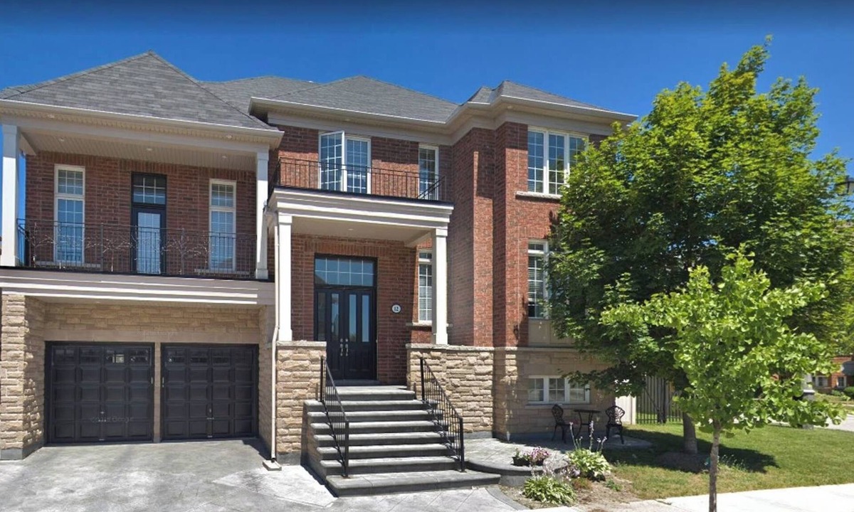 Richmond Hill House | Spacious 2 BR, 3 Beds, Sleeps 6, Kitchen, Laundry