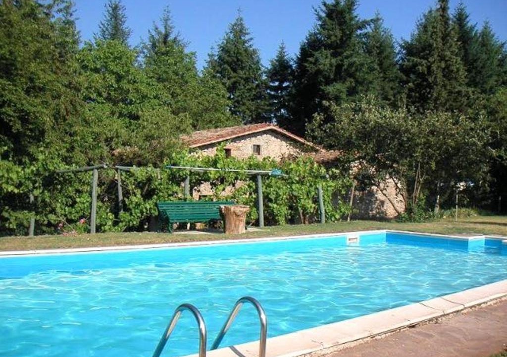 Barga Villa | Spacious villa in Barga with private pool and mountain view