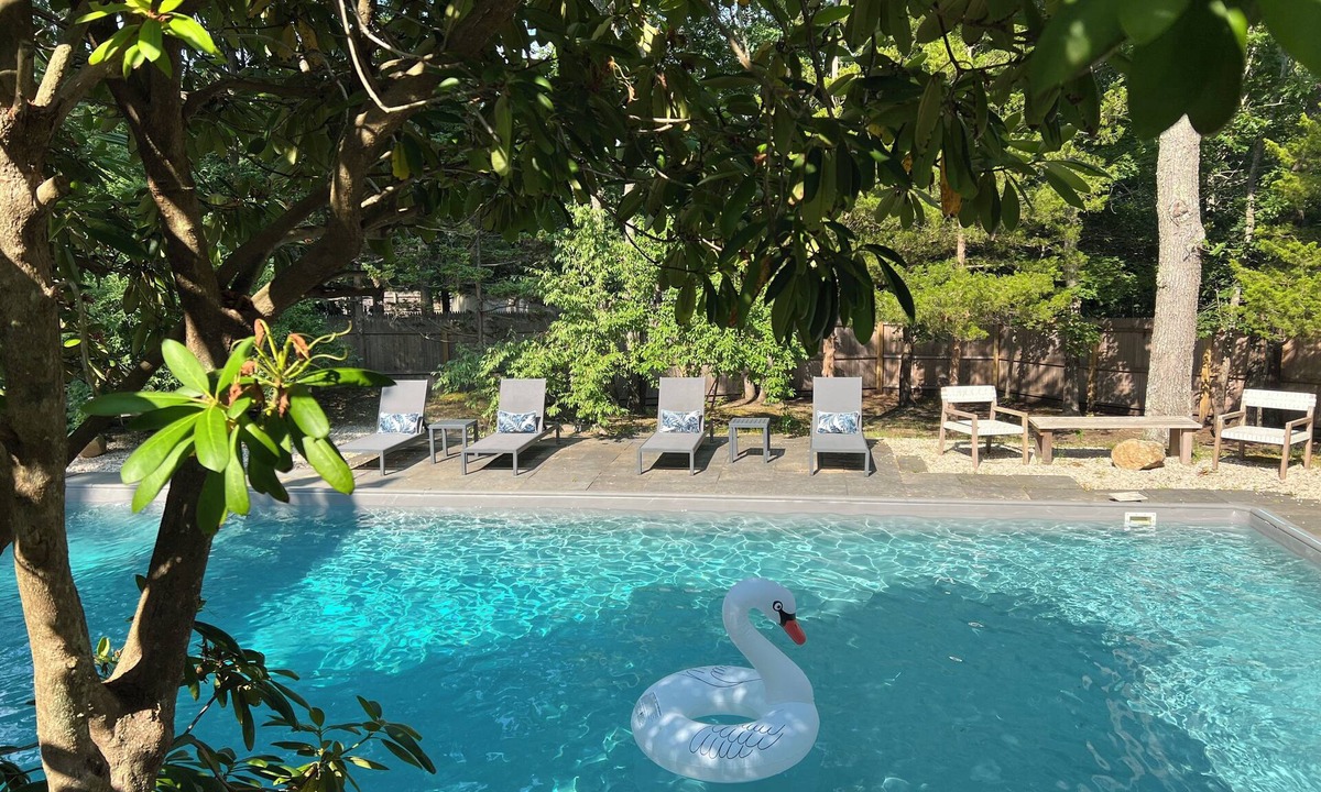 Springs House | Sparkling East Hampton Oasis 3 bed 2 bath w/heated pool. Pets Welcome!