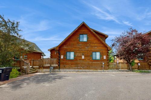 Warrens House | Steps to Three Bears Resort! Outdoorsy Escape