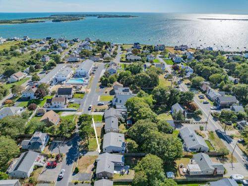 West Yarmouth House | Sunny Cape Cod Cottage Near Lewis Bay