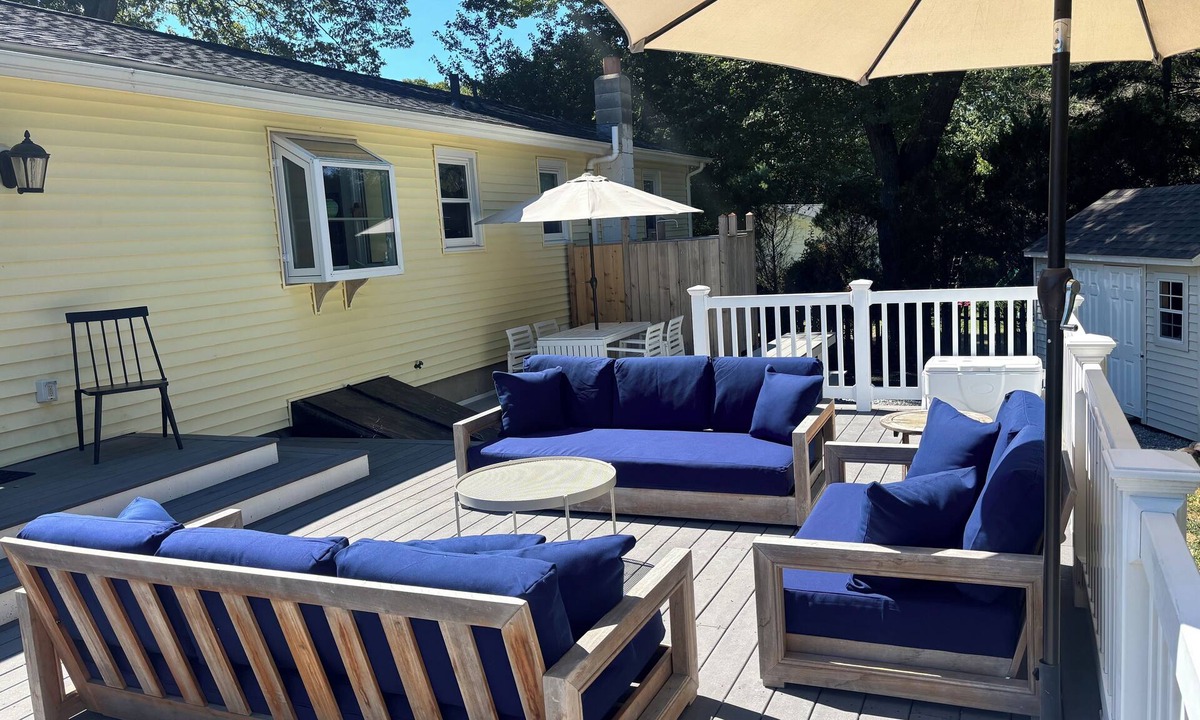 Narragansett House | Super Clean Updated 4 bedroom 2 bathroom house with Central AC in Narragansett