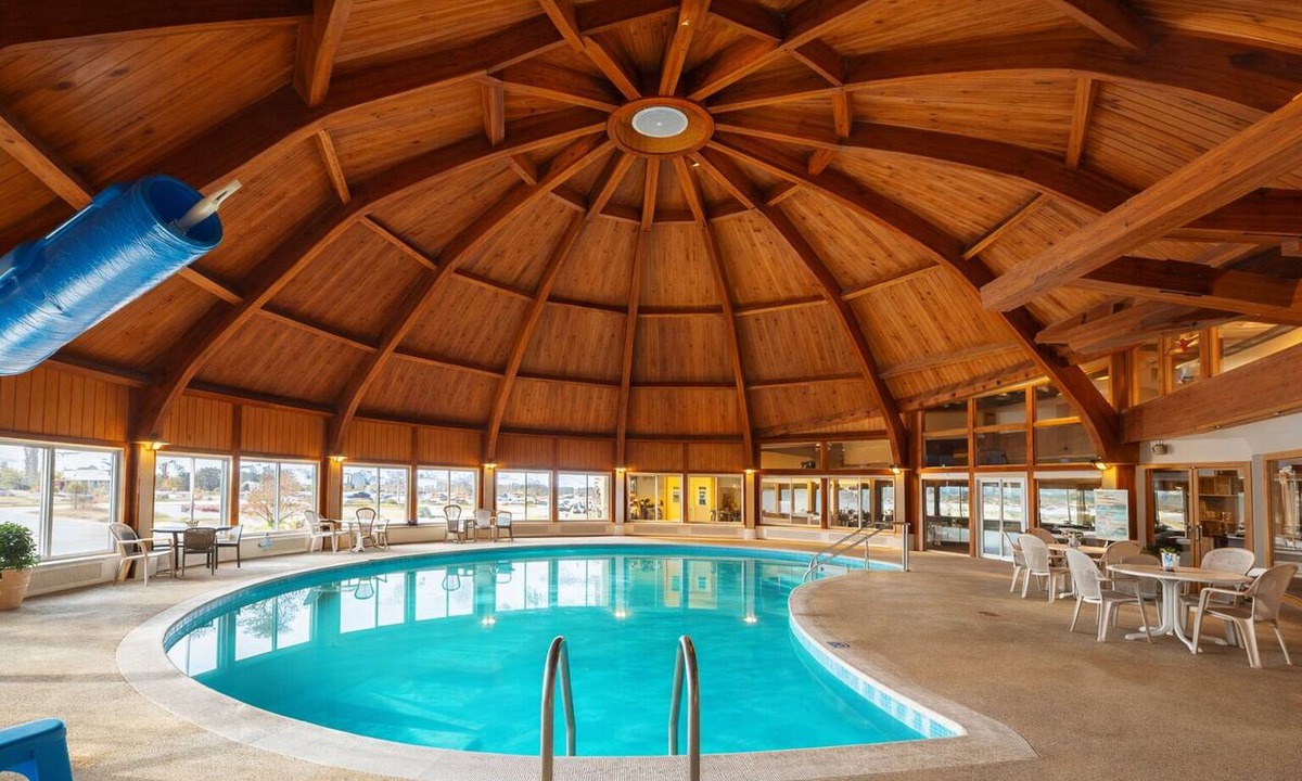 Spring Green Cabin | The Round Barn Lodge