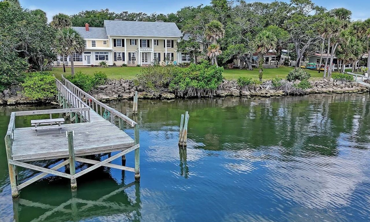 Tropic Apartment | Waterfront 1King/1ba Sleep 3 Full Apt 1st Floor O
