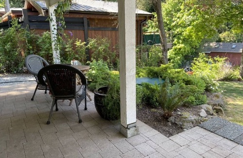 North Saanich House | 1 Bdrm Oceanfront B&B w ocean views and easy ocean access. Great for couple.