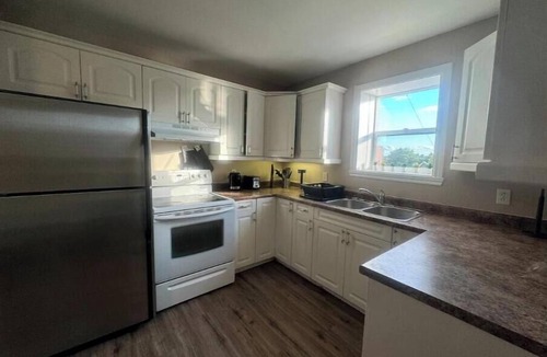 Cornwall Apartment | 2 Bedroom Downtown and near Waterfront