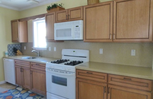 Point Pleasant Beach House | 2 min walk to Jenkinson's Beach/Boardwalk. Beautiful, large house for big family