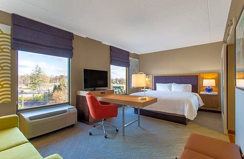 Latham Hotel | 2-Star Hotel ∙ Hampton Inn & Suites Albany-Airport