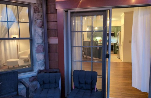 Vernon Apartment | 3 Bed 2 Bath on the Sanctuary side, cozy retreat
