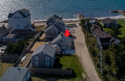 West Dennis Cottage | 3 Doors from Private Beach on Nantucket Sound