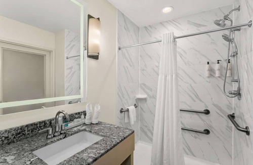 Downtown Baltimore Hotel | 4 Pet-Friendly Rooms | Near Baltimore Museum of Art and National Aquarium