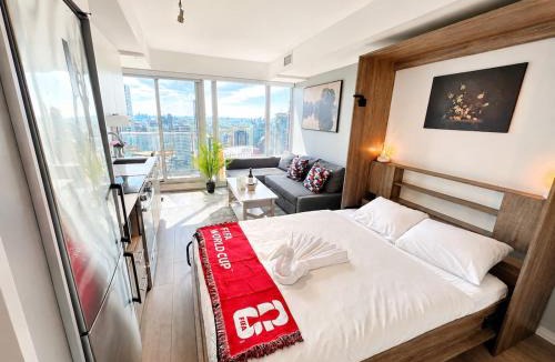 Garden District Apartment | 48th Floor Luxury Downtown Condo, Breathtaking Toronto Views