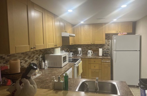 Willowridge Apartment | A beautiful 3 bdrm apt, located 10' from Pearson Airoport