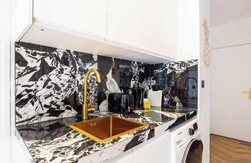 Notre-Dame-des-Champs Apartment | A REFINED & COMFORTABLE BASE IN D MOST CAPTIVATING NEIGHBOURHOODS-SAINT GERMAIN