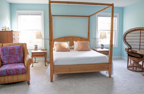 Flanders House | A "tree house", steps from a beautiful crescent beach great for windsurfing