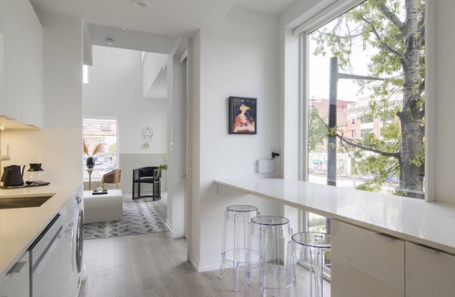 Chinatown Apartment | Abode Philadelphia - Center City Convention Center