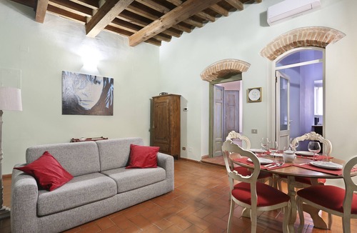 San Niccolo Apartment | Across The River