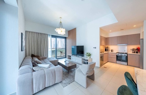 Downtown Dubai Apartment | Act 2 Luxury 2BR Facing Burj Khalifa & Fountain