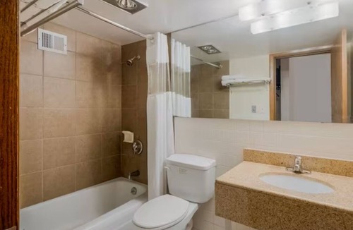 Morton Hotel | Affordable Hotel Close to Ackerman Farms Farmers Market and McClallen Park