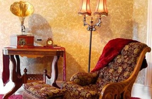 Winona Bed & Breakfast | Alexander Mansion Bed and Breakfast