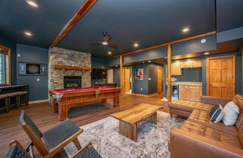McHenry House | Avalon