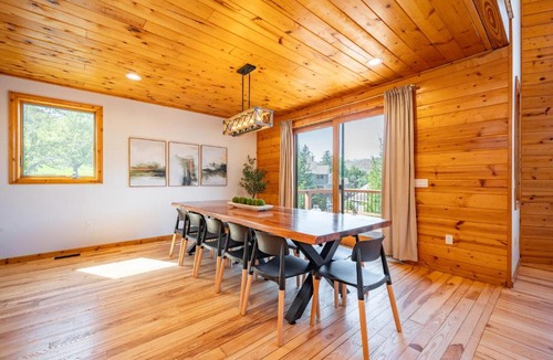 McHenry House | Avalon