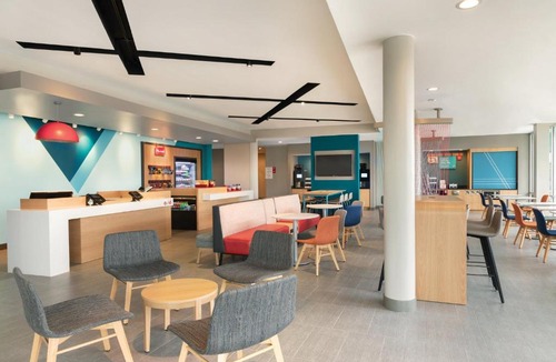 Vaughan Hotel | avid Hotel - Toronto - Vaughan Southwest by IHG